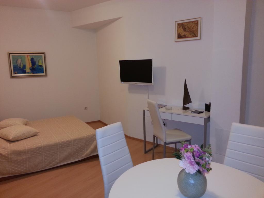 New Studio Apartments Trlaja Шибеник Номер фото